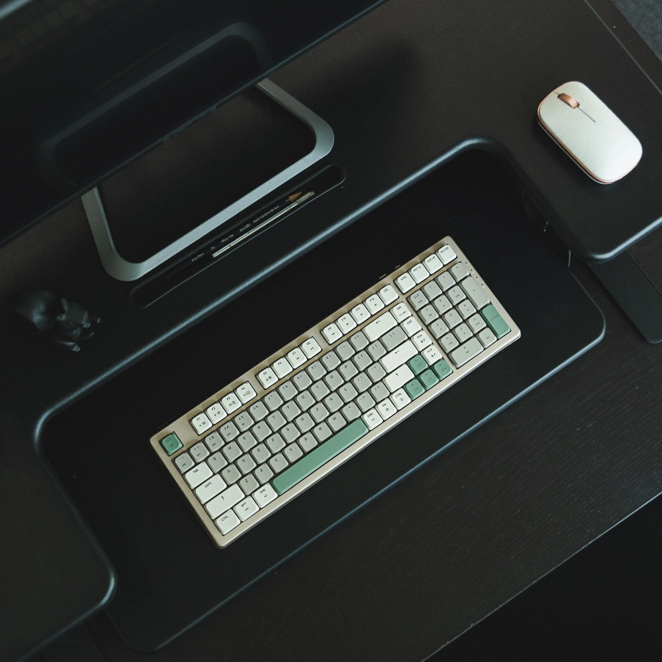 Cascade 98% Slim Wireless Hot-Swappable Keyboard - Image 4