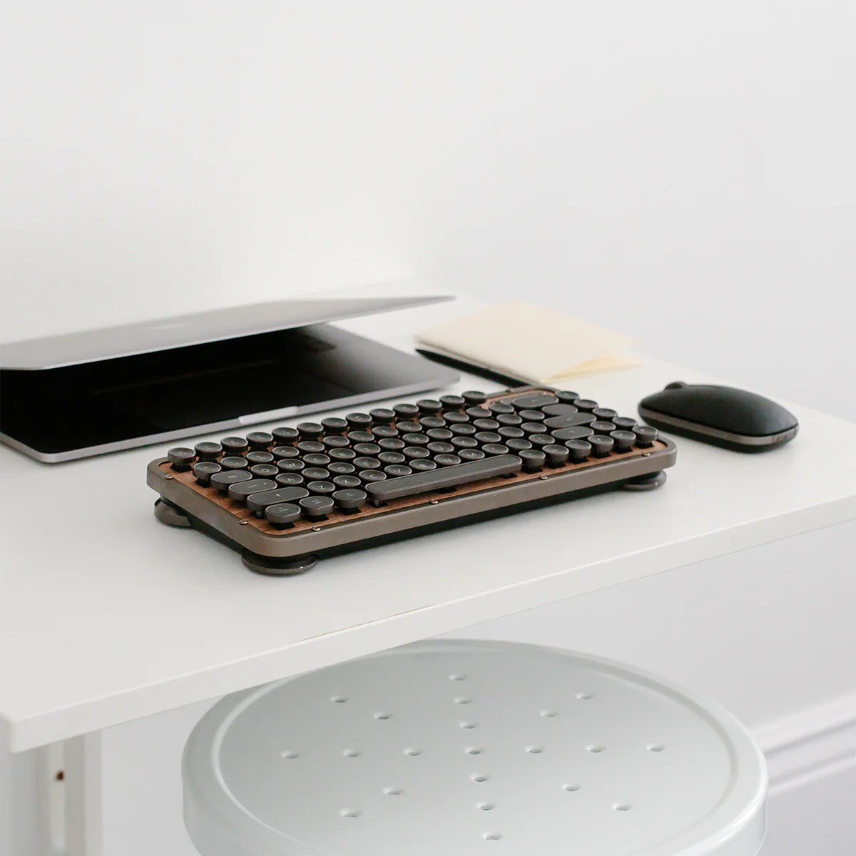Retro Compact Keyboard - Image 3